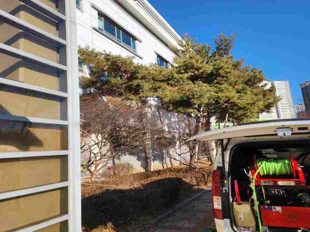 중앙동 건물 외부 고압세척 작업